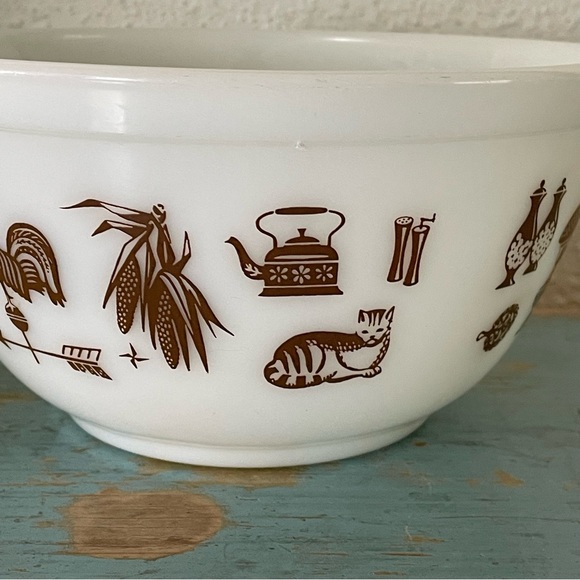 Pyrex 402 Early American Bowl - Picture 7 of 7